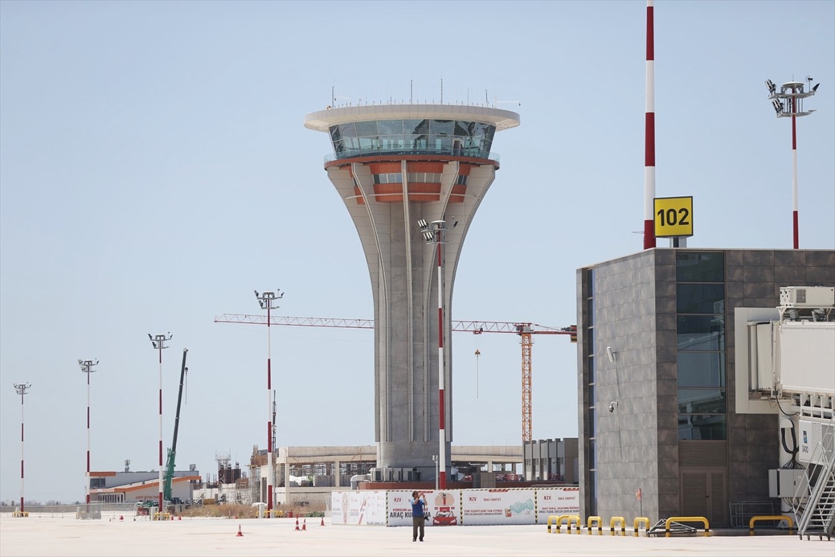 Mersin'de yapılan Çukurova Uluslararası Havalimanı'nın resmi açılışının, 10 Ağustos'ta...
