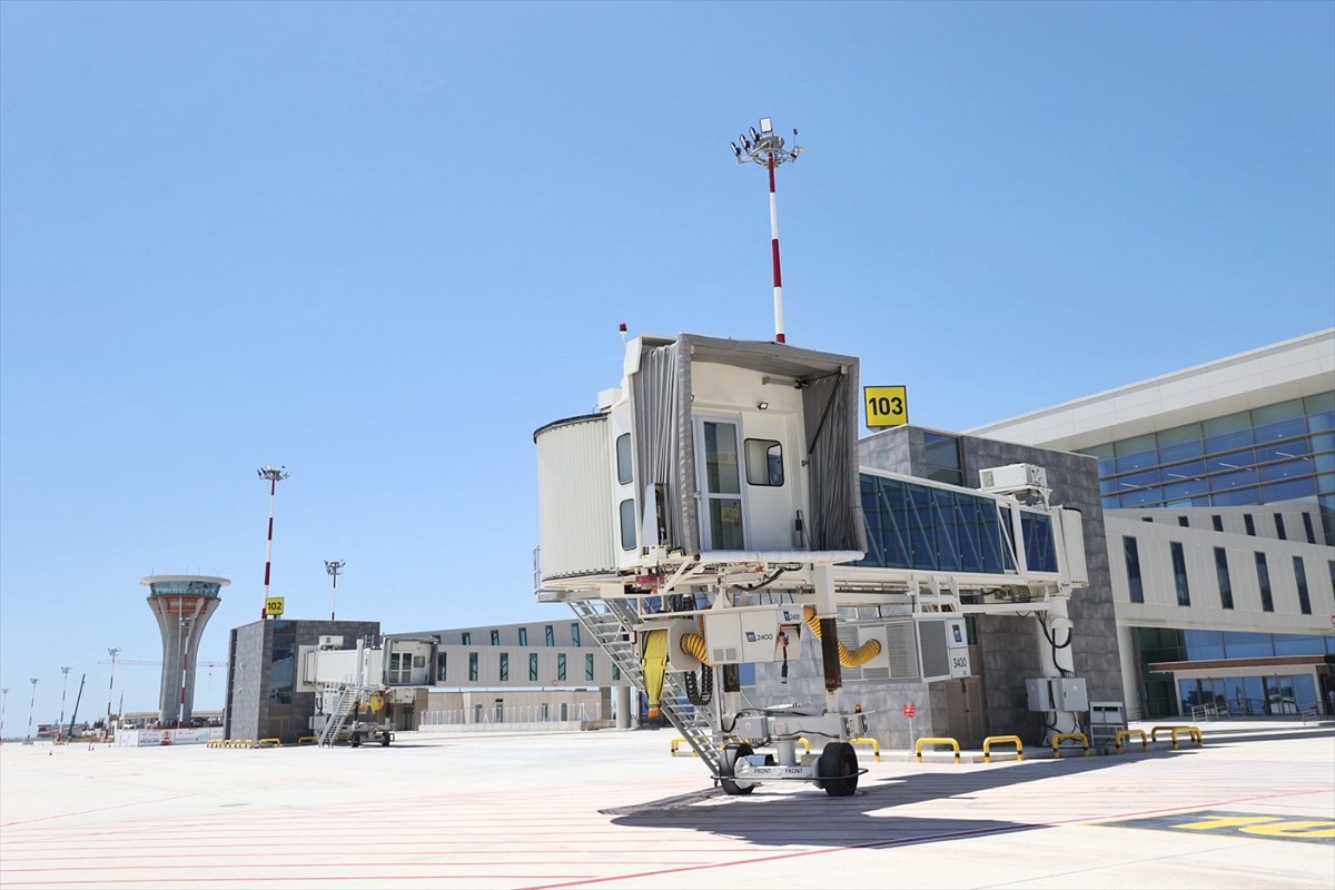 Mersin'de yapılan Çukurova Uluslararası Havalimanı'nın resmi açılışının, 10 Ağustos'ta...