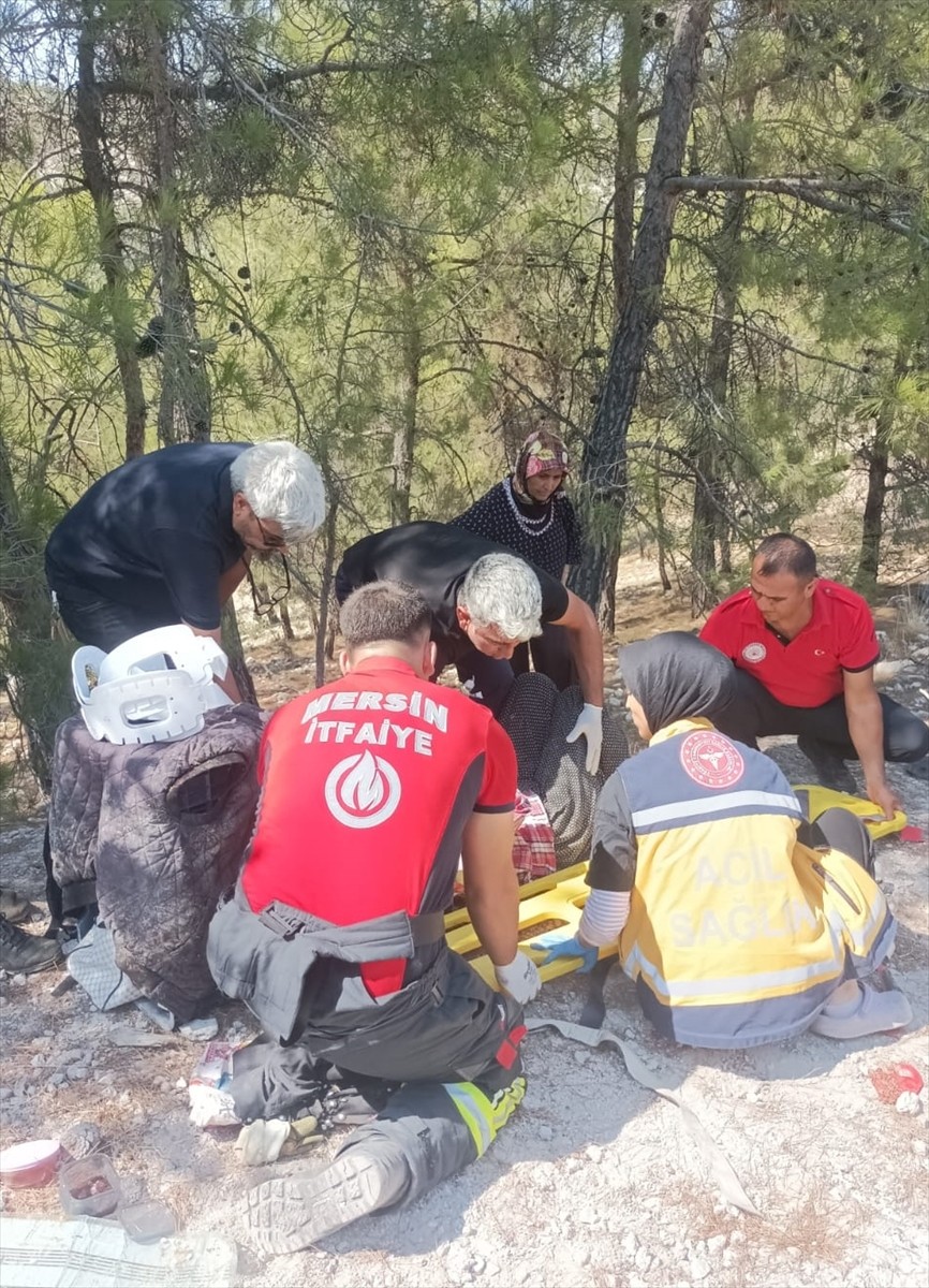 Mersin'in Mut ilçesinde, tarım işçilerini taşıyan minibüsün devrilmesi sonucu 2’si ağır 7 kişi...