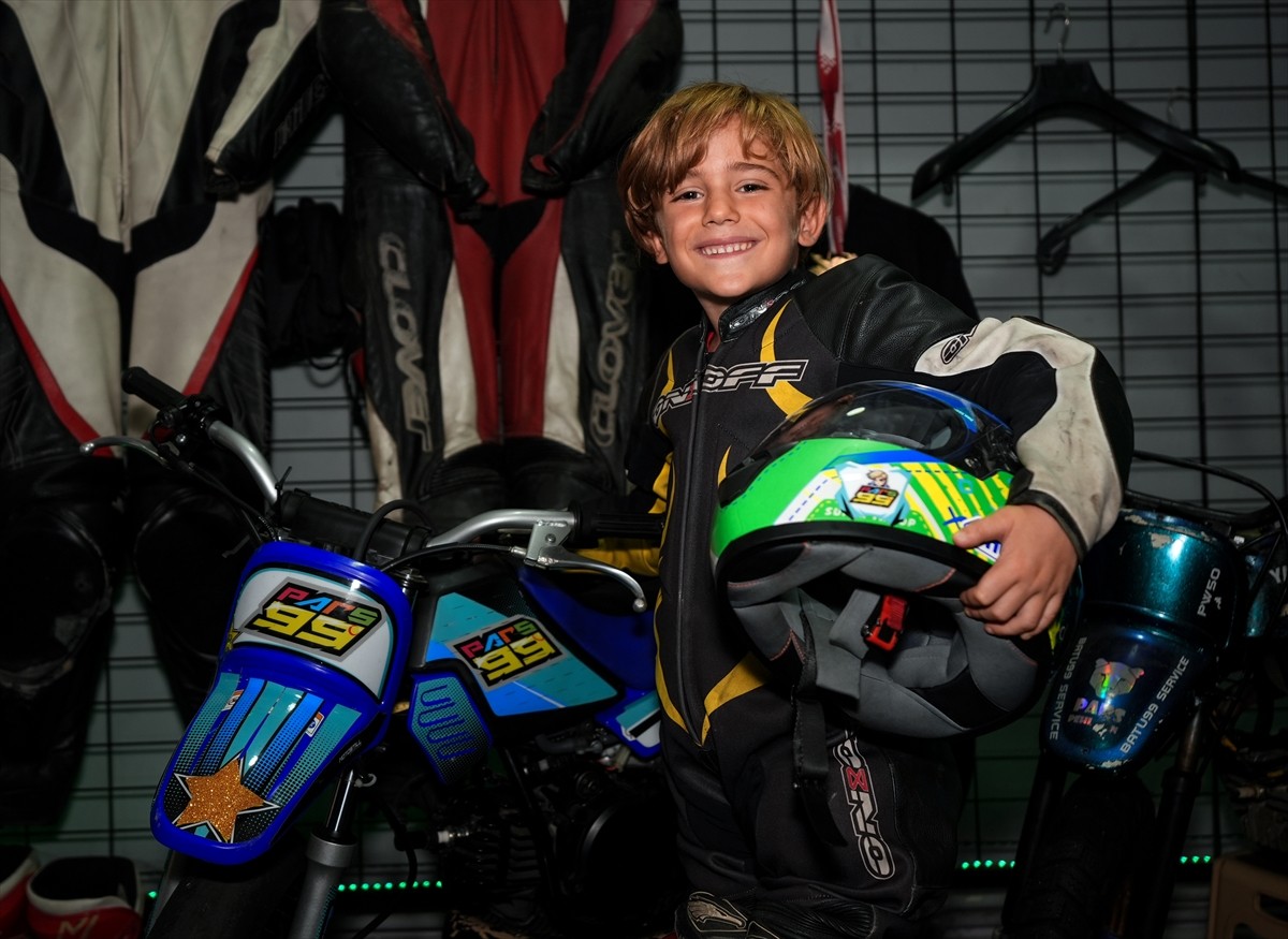 Motosiklet üzerinde henüz 5 yaşında 2 kupa ve bir madalya kazanan Atlas Pars Pehlivan, milli...