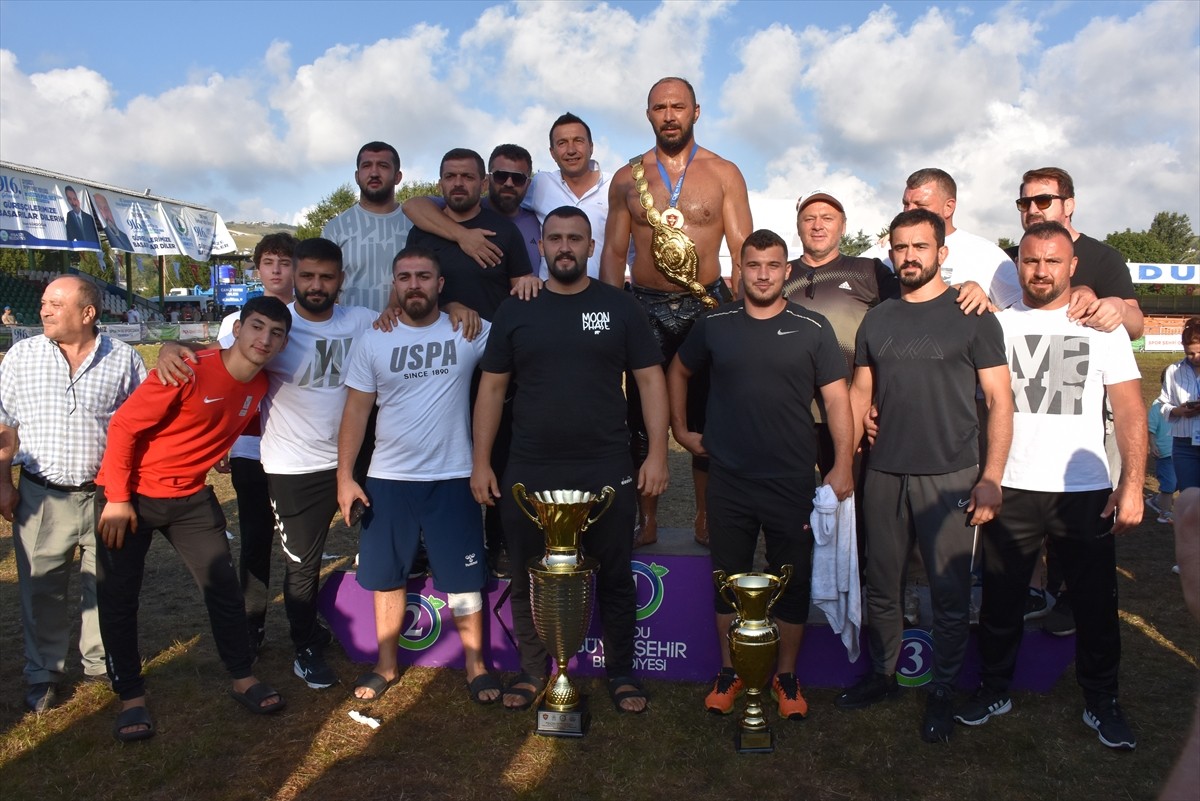 Ordu'da, 916'ncı Aybastı Perşembe Yaylası Ordulu Mustafa Pehlivan Yağlı Güreş ve Kültür...