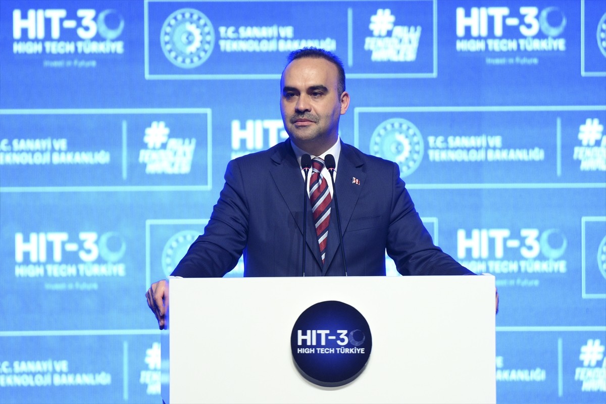 Sanayi ve Teknoloji Bakanı Mehmet Fatih Kacır, Atatürk Kültür Merkezi'nde 'HIT-30 Yüksek Teknoloji...