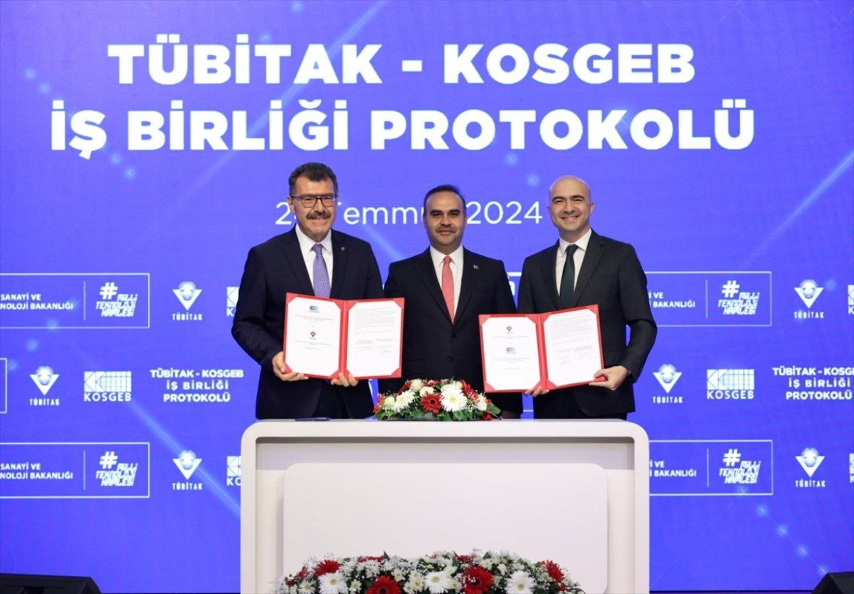 Sanayi ve Teknoloji Bakanı Mehmet Fatih Kacır, TÜBİTAK Başkanlık Binası Feza Gürsey Toplantı...