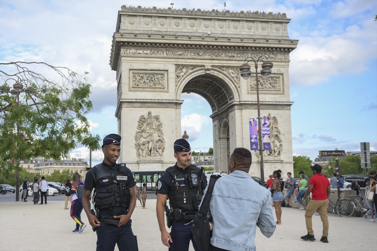 Tarihteki 33. olimpiyatlara ev sahipliği yapacak Fransa'nın başkenti Paris'te hazırlıklar son...