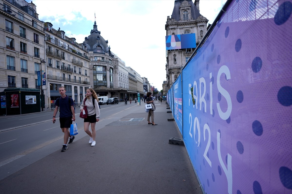 Tarihteki 33. olimpiyatlara ev sahipliği yapacak Fransa'nın başkenti Paris'te hazırlıklar son...