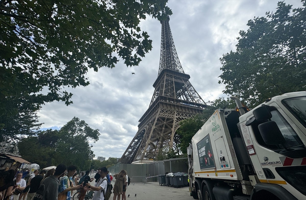 Tarihteki 33. olimpiyatlara ev sahipliği yapacak Fransa'nın başkenti Paris'te hazırlıklar son...