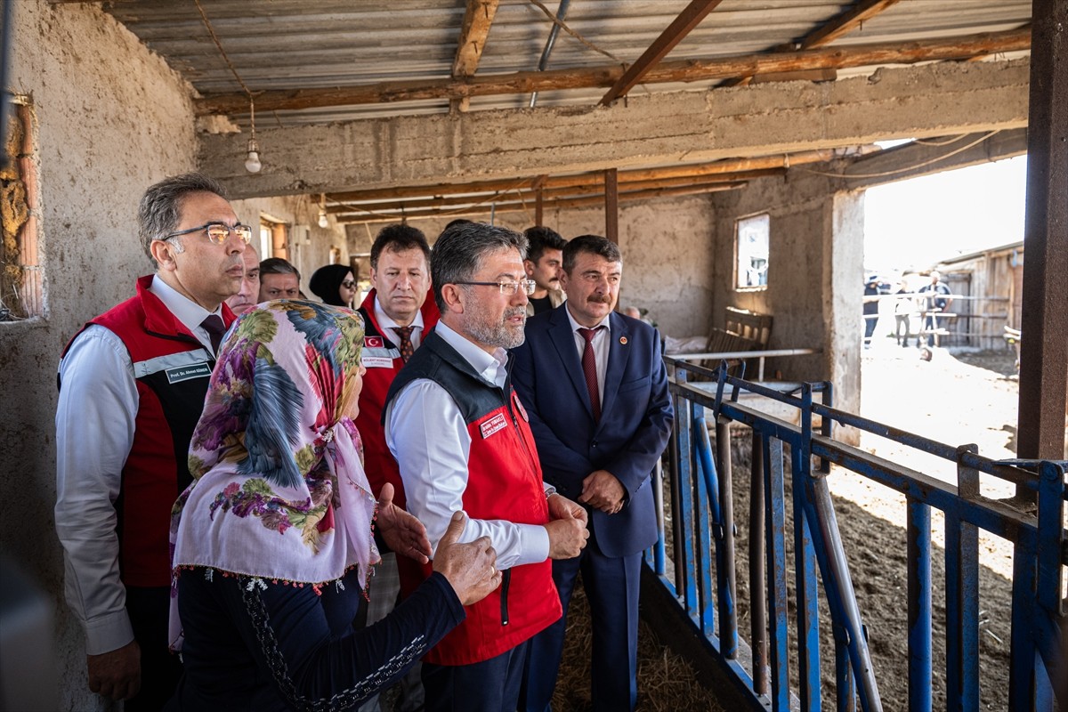 Tarım ve Orman Bakanı İbrahim Yumaklı, Ayaş'ta Bakanlığının desteklerinden yararlanan bir...