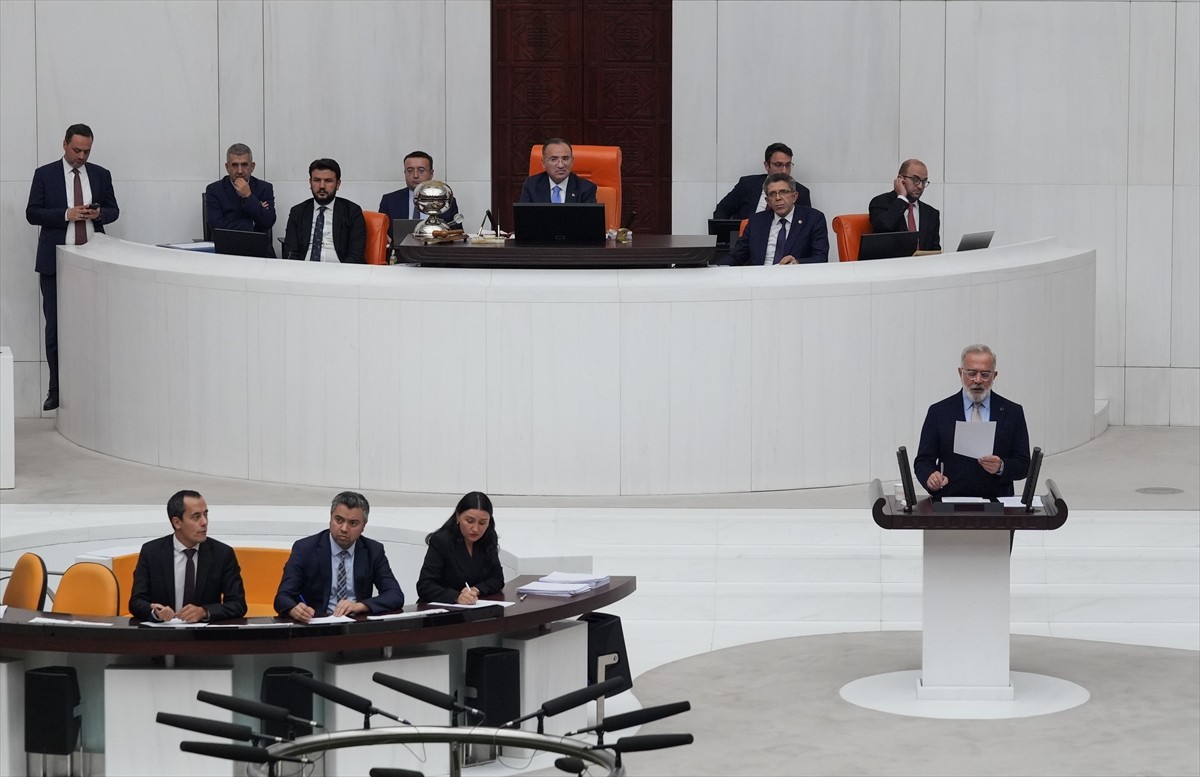 TBMM Genel Kurulu'nda, sahipsiz hayvanlara yönelik düzenlemeler içeren Hayvanları Koruma Kanununda...