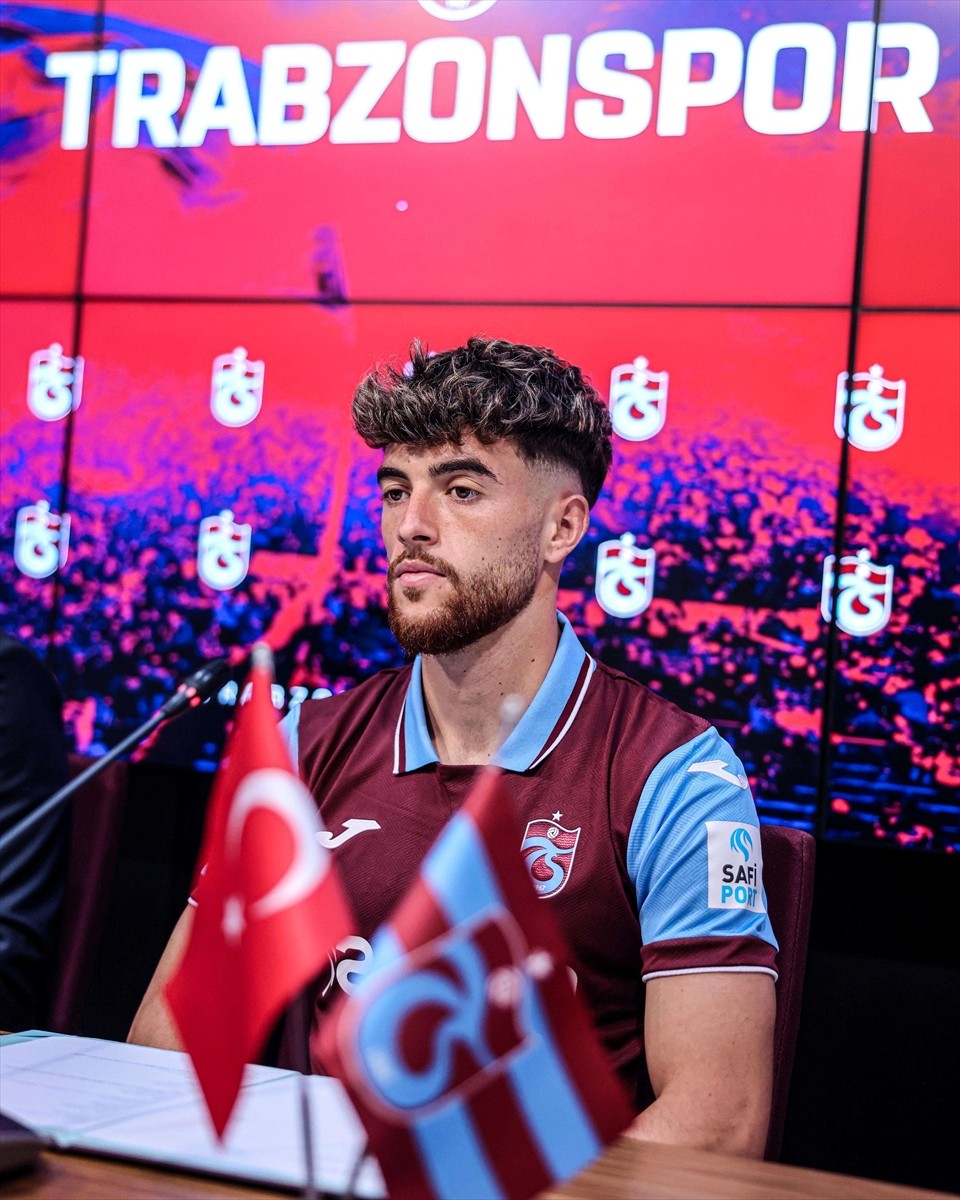 Trabzonspor Kulübü, 23 yaşındaki Portekizli oyuncu Pedro Jorge Gonçalves Malheiro ile sözleşme...