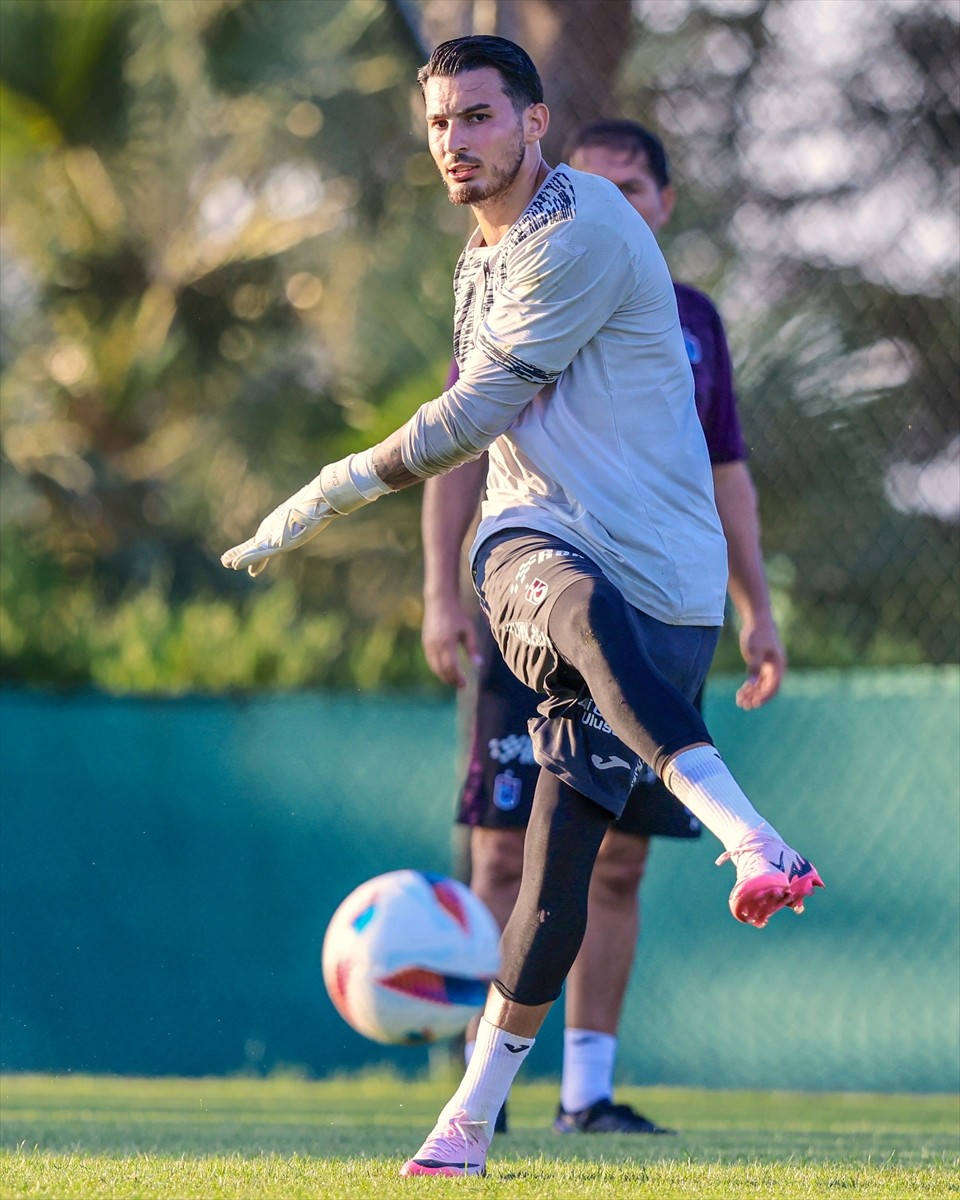 Trabzonspor, UEFA Avrupa Ligi 2. eleme turu rövanşında sahasında Slovakya'nın Ruzomberok takımı...