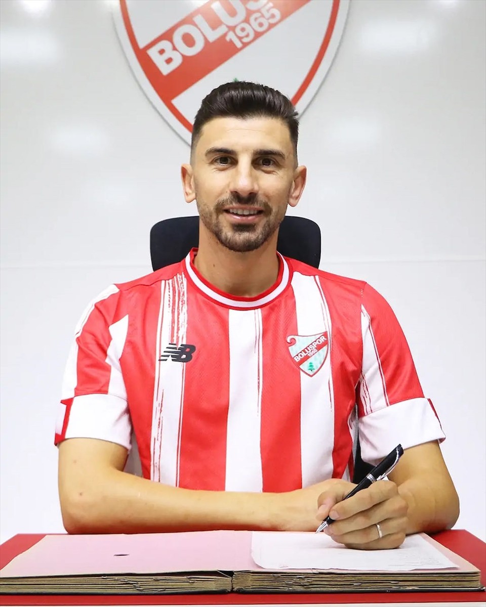 Trendyol 1. Lig takımı Boluspor, defans oyuncuları Ali Ülgen'le 1 yıllık sözleşme imzaladı.