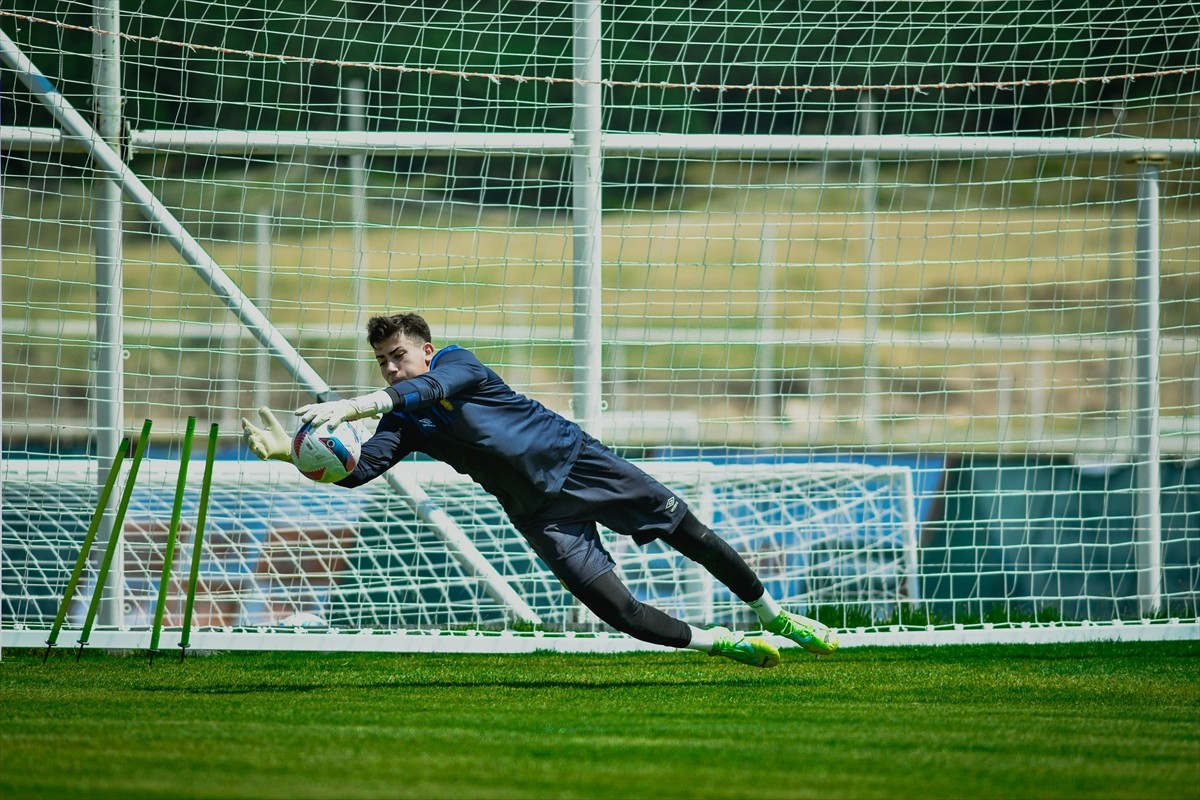 Trendyol 1. Lig takımlarından MKE Ankaragücü, Kayseri'deki Erciyes Yüksek İrtifa Kamp Merkezi'nde...