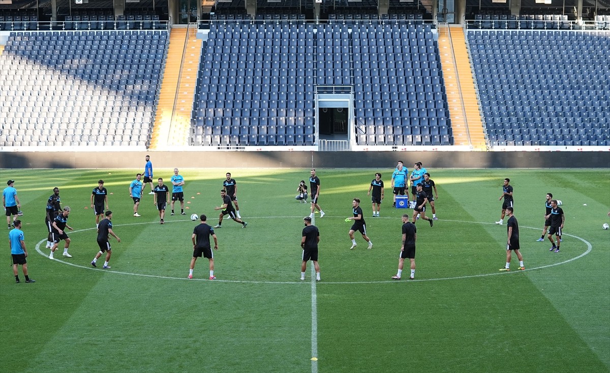 UEFA Şampiyonlar Ligi 2. eleme turu rövanş maçında yarın Fenerbahçe'ye konuk olacak Lugano...