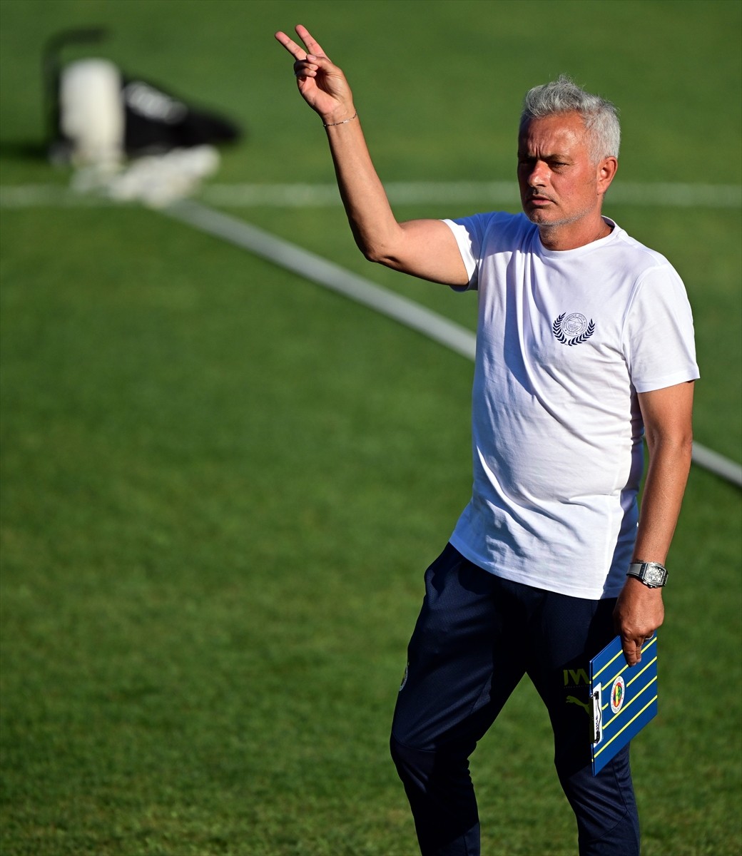 UEFA Şampiyonlar Ligi 2. eleme turu rövanşında yarın İsviçre'nin Lugano ekibini konuk edecek...