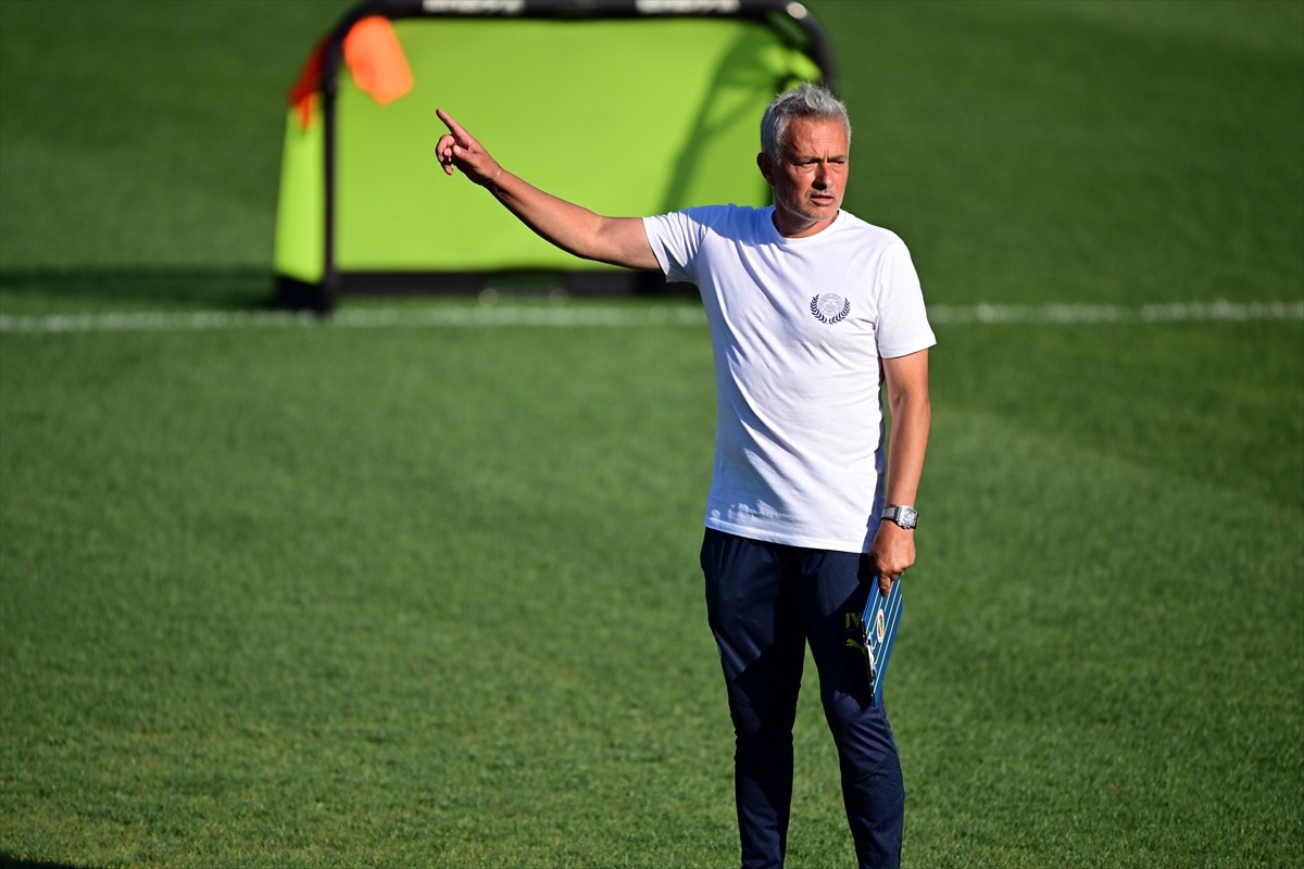 UEFA Şampiyonlar Ligi 2. eleme turu rövanşında yarın İsviçre'nin Lugano ekibini konuk edecek...