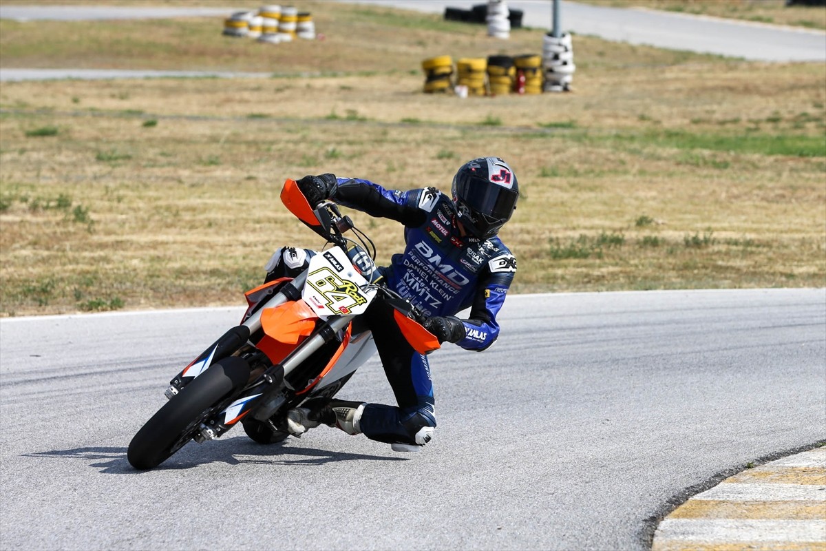 Uluslararası Motosiklet Federasyonu (FIM) tarafından düzenlenen Dünya Dayanıklılık Şampiyonası'nın...