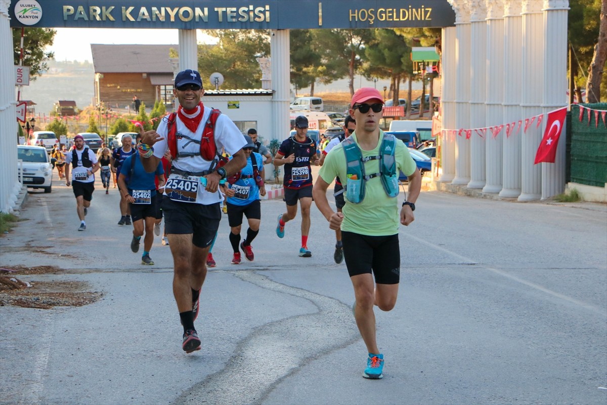 Uşak'ın Ulubey ilçesindeki dünyanın en büyük kanyonları arasında yer alan Ulubey Kanyonu'nda bu...