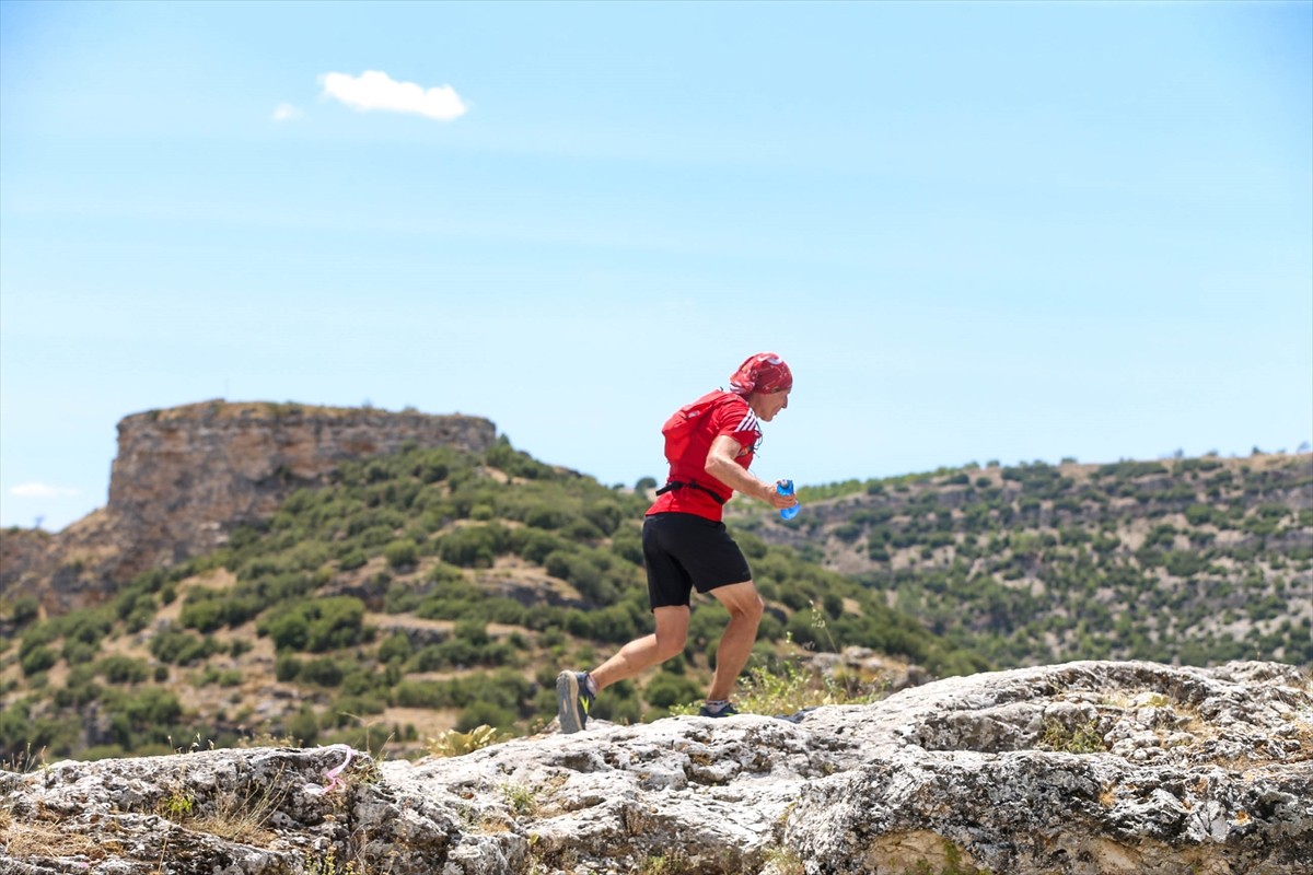 Uşak'ın Ulubey ilçesindeki dünyanın en büyük kanyonları arasında yer alan Ulubey Kanyonu'nda bu...