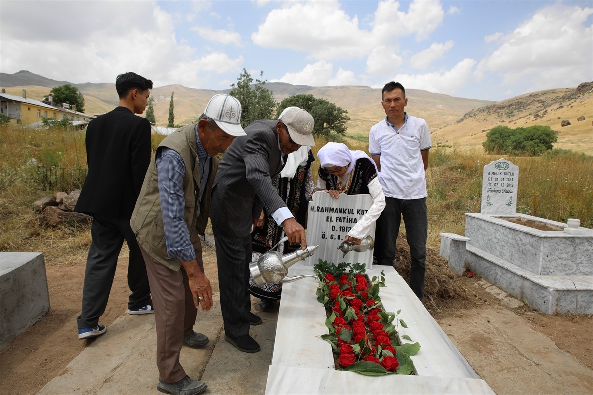 Van'ın Erciş ilçesinde yaşayan Kırgızlar, son hanları Rahmankul Han'ı doğumunun 110. yılında...
