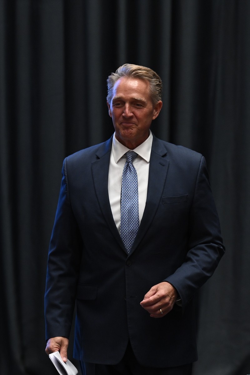 ABD'nin Ankara Büyükelçisi Jeff Flake, Ankara'da ABD Büyükelçiliği'nde basın mensuplarıyla bir...