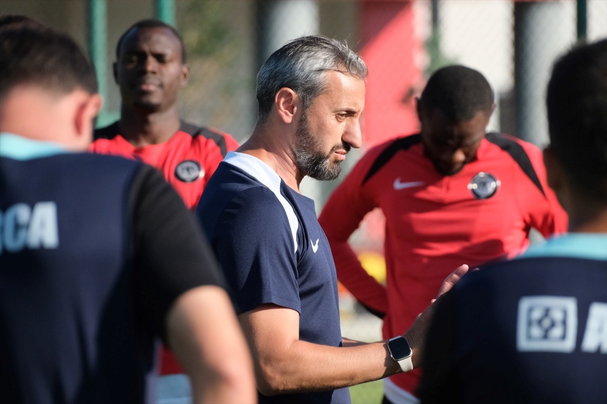 Ahlatcı Çorum FK, Trendyol 1. Lig'in ilk haftasında 12 Ağustos Pazartesi günü deplasmanda Central...