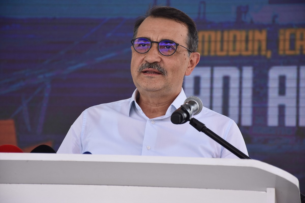 AK Parti Eskişehir İl Teşkilatınca, partinin 23'üncü kuruluş yıl dönümü nedeniyle Orman...