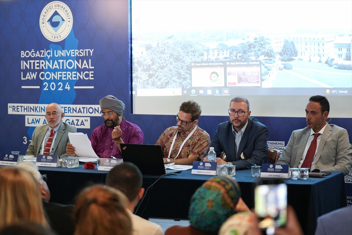 Anadolu Ajansının (AA) Global İletişim Ortağı olduğu, Boğaziçi Üniversitesi Hukuk Fakültesince...