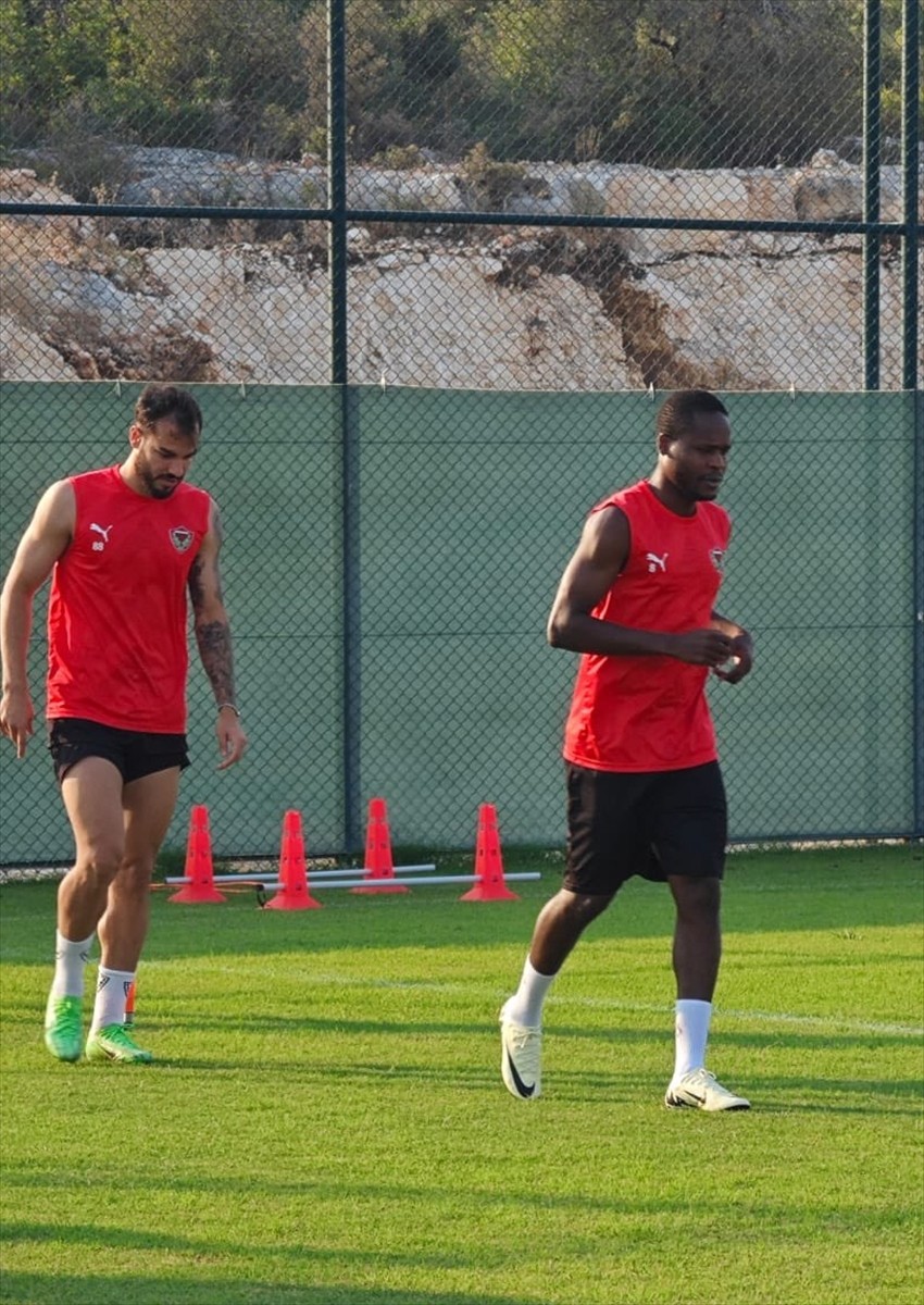 Atakaş Hatayspor, Trendyol Süper Lig'in ilk haftasında deplasmanda oynayacağı Galatasaray maçının...