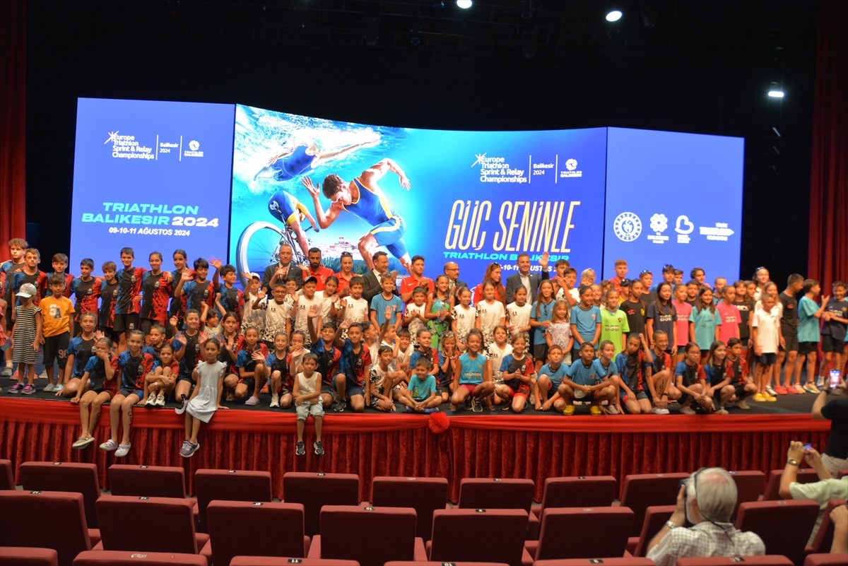 Balıkesir Büyükşehir Belediyesi ve Türkiye Triatlon Federasyonunun işbirliğiyle organize edilen...