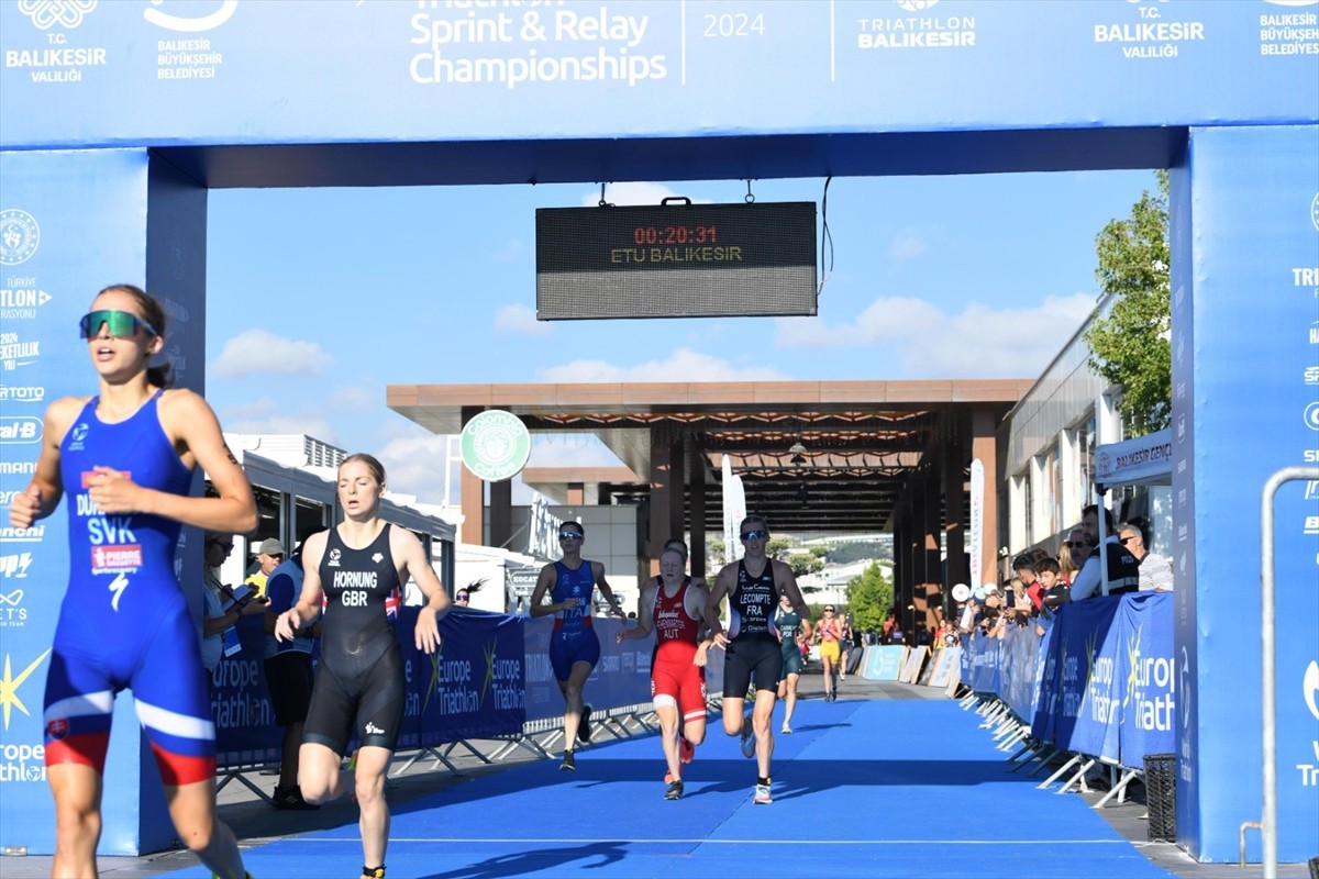 Balıkesir Büyükşehir Belediyesi ve Türkiye Triatlon Federasyonunun işbirliğiyle organize edilen...