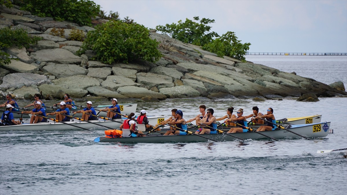 Deniz Küreği Türkiye Şampiyonası, 14 kulüpten 250 sporcunun katılımıyla Rize'de başladı.
