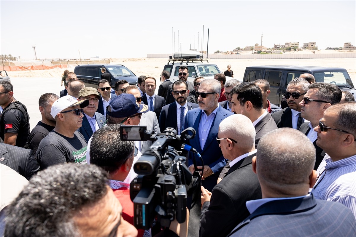 Dışişleri Bakanı Hakan Fidan, Mısır Dışişleri Bakanı Bedir Abdulati'nin daveti üzerine gittiği...