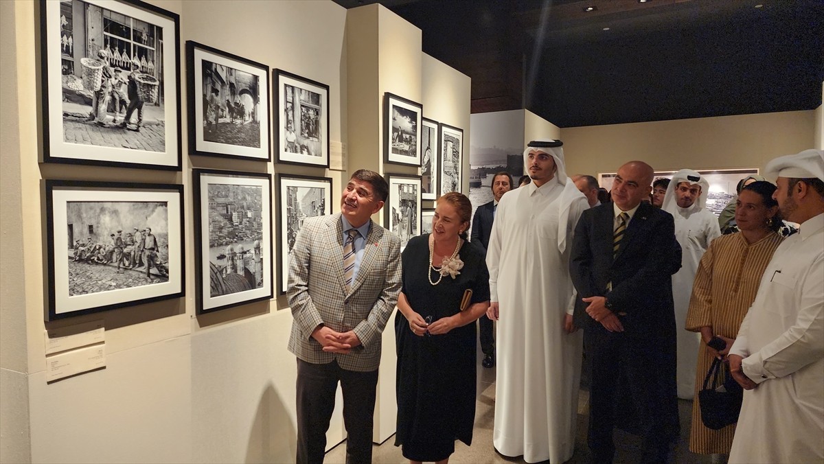 Dünyaca ünlü usta foto muhabiri Ara Güler'in eserlerinin yer aldığı "Ara Güler’in İzinde:...