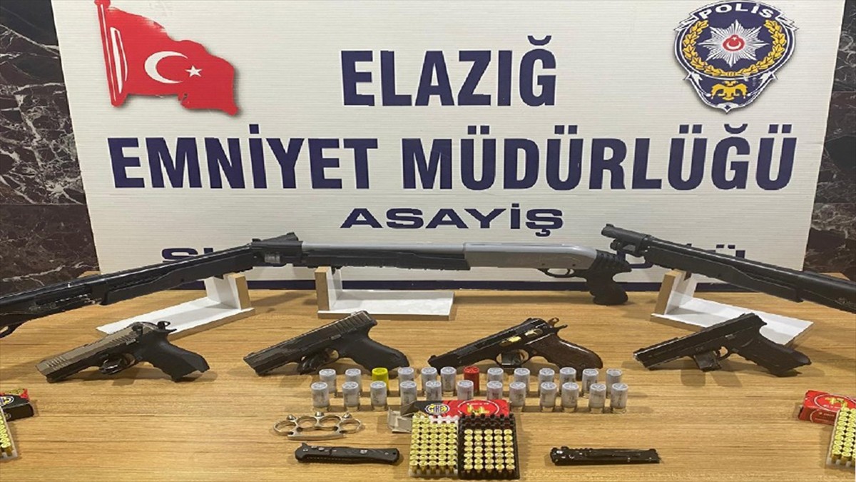 Elazığ'da düzenlenen ruhsatsız silah operasyonlarında 10 şüpheli gözaltına alındı. Yapılan...