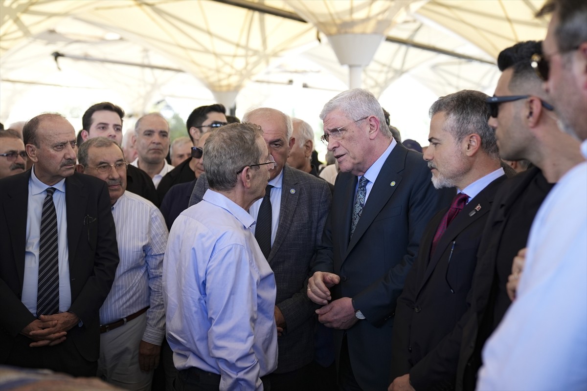 Eski bakanlardan Abdüllatif Şener'in oğlu Bedirhan Şener'in silahla vurarak öldürdüğü anneannesi...