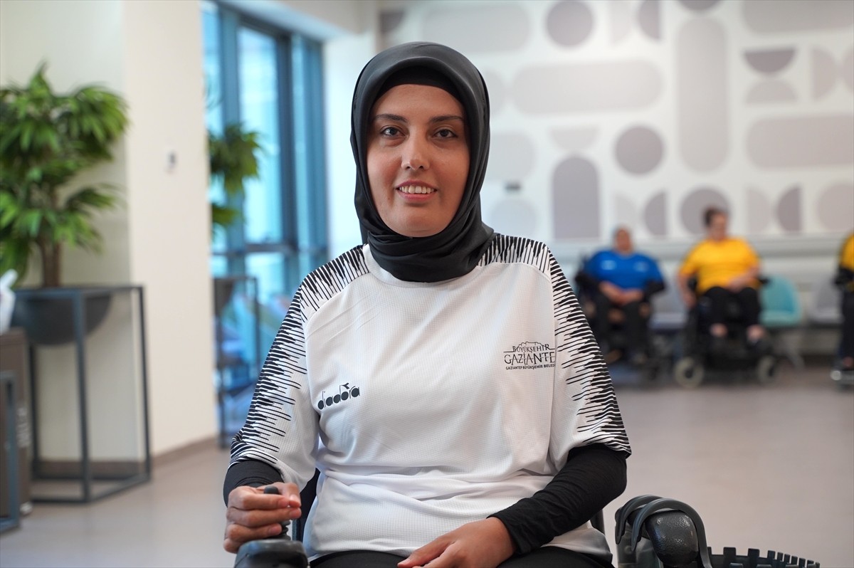 Gaziantep Boccia Takımı'nın kas hastası sporcuları, yaptıkları branşla "sosyalleşiyor ve hayata...
