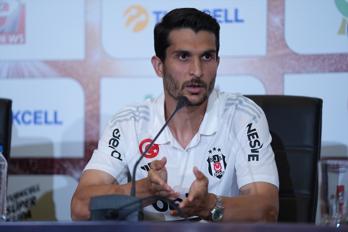 Geçen sezon Trendyol Süper Lig'de şampiyonluğa ulaşan Galatasaray ile Ziraat Türkiye Kupası'nı...