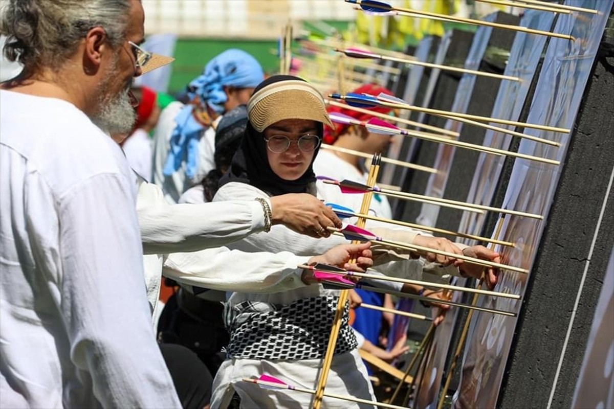 Geleneksel Türk Okçuluğu Büyükler Açık Hava Puta Türkiye Şampiyonası, Sivas'ta başladı.