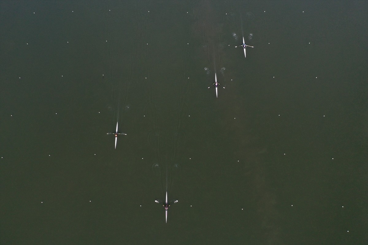 Gençler Türkiye Kürek Şampiyonası, Edirne'de start aldı.