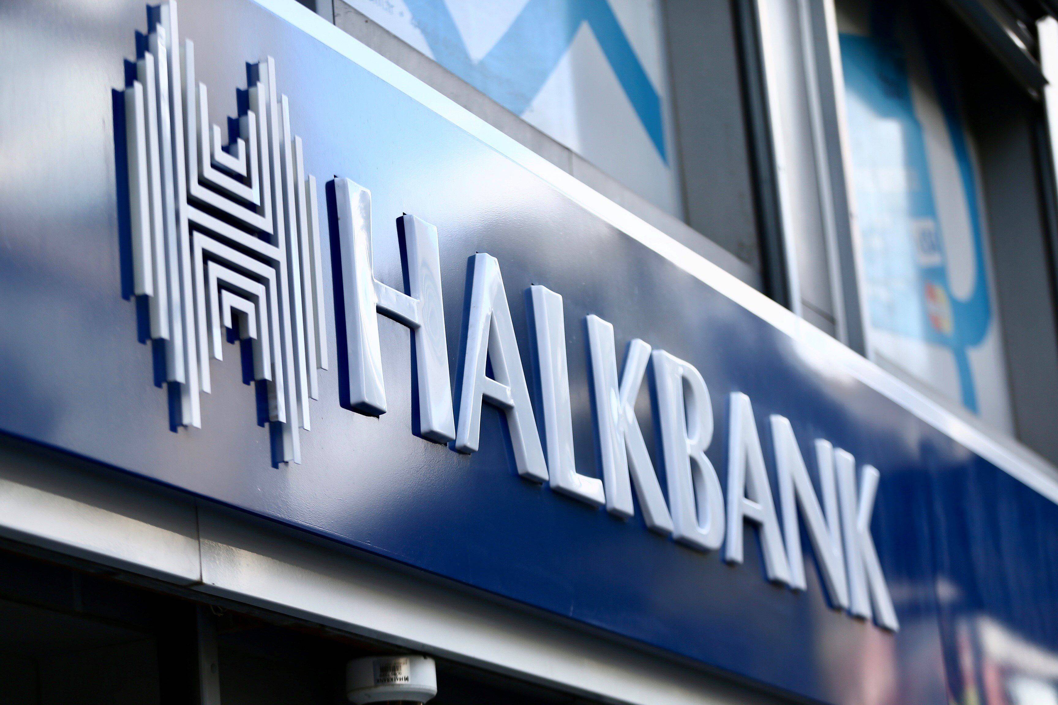 Halkbank 54 İlde 350 Servis Görevlisi Alımı Yapacak! Başvuru Şartları ve Detaylar: Ankara, İstanbul, İzmir....