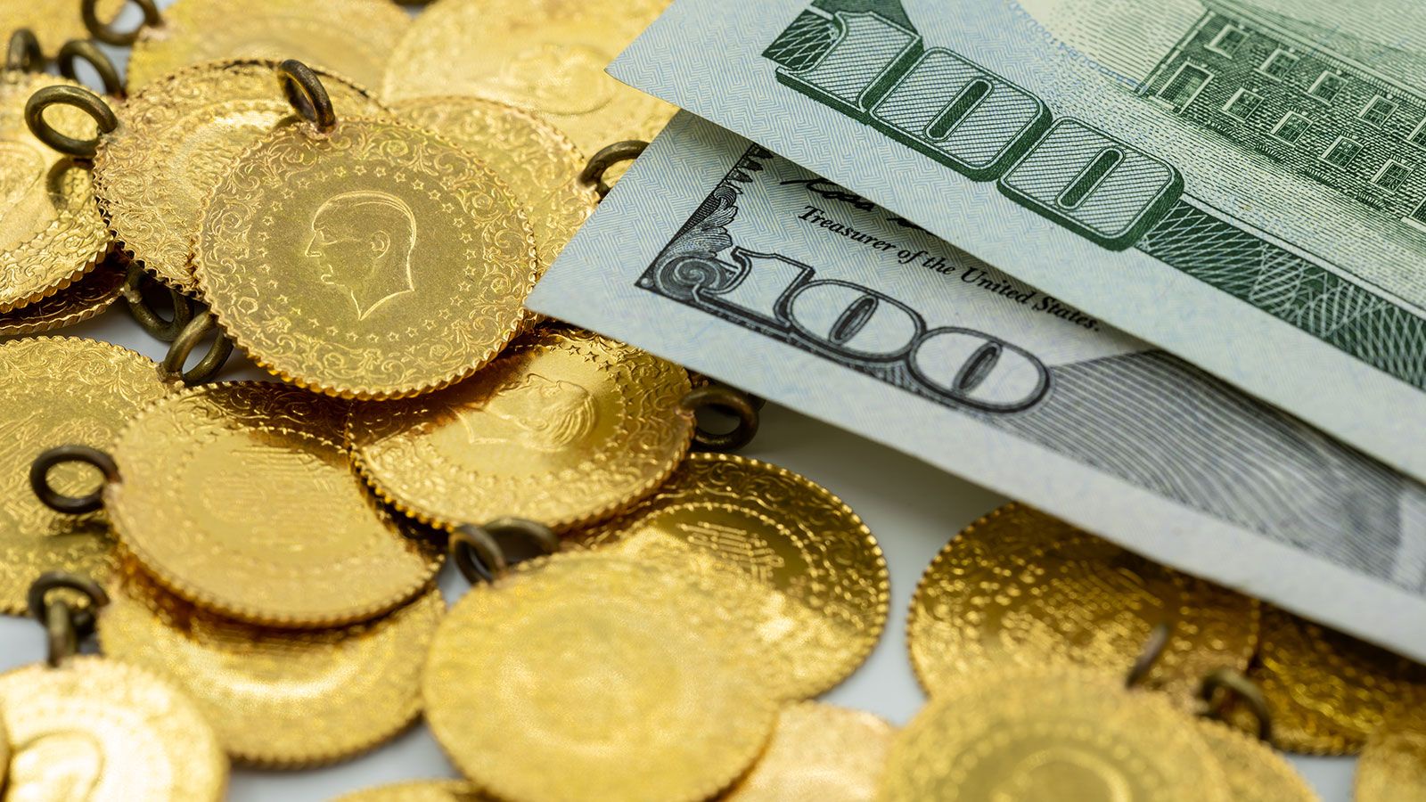 İslam Memiş’ten Kritik Uyarı: Bu Tarihe Kadar Altın ve Döviz Borçlanmayın!