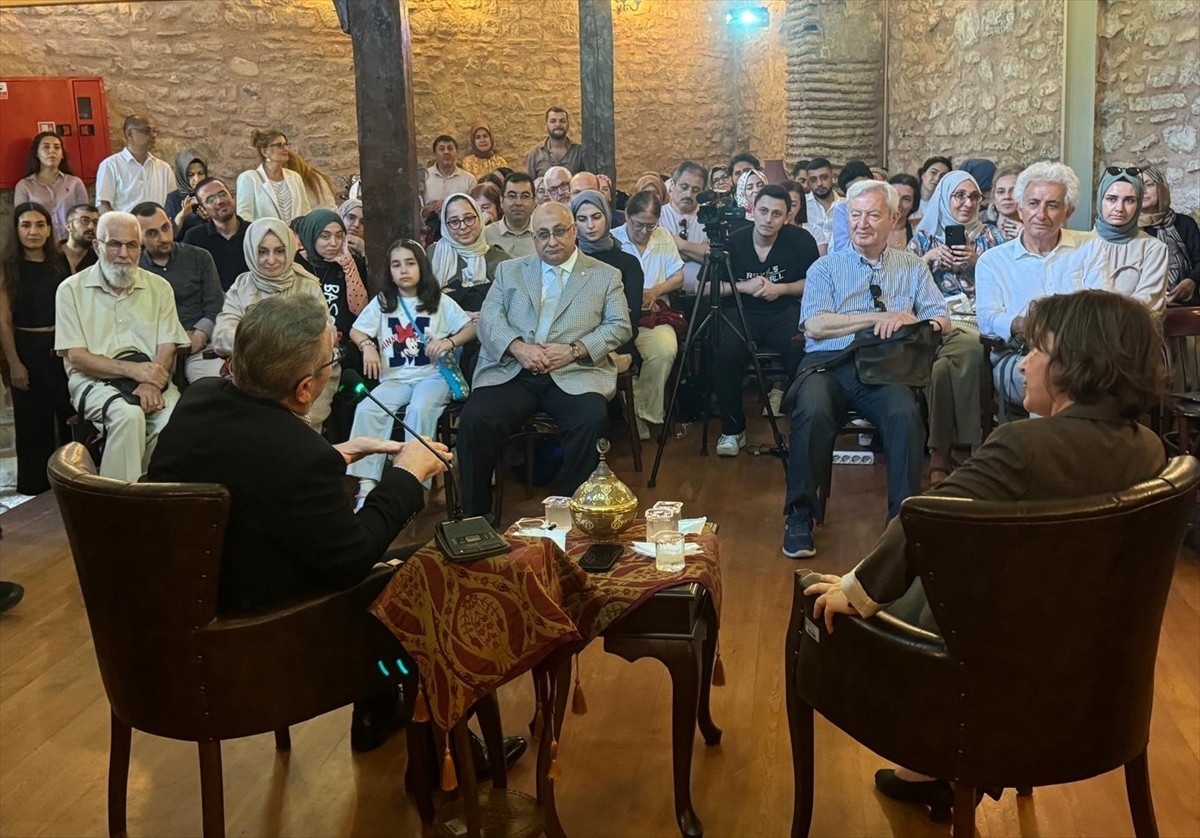 İstanbul İl Kültür ve Turizm Müdürlüğü tarafından "Osmanlı saatçiliğinin piri" olarak anılan Ahmet...