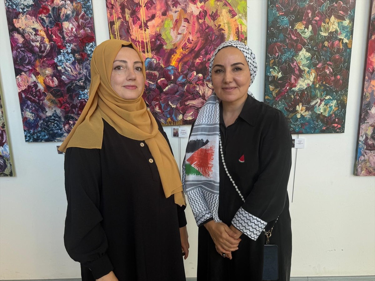 Kadriye Gedik ve Sevkan Hamurcu'nun eserlerinden oluşan "İki Şehrin Rüyası" resim sergisi...