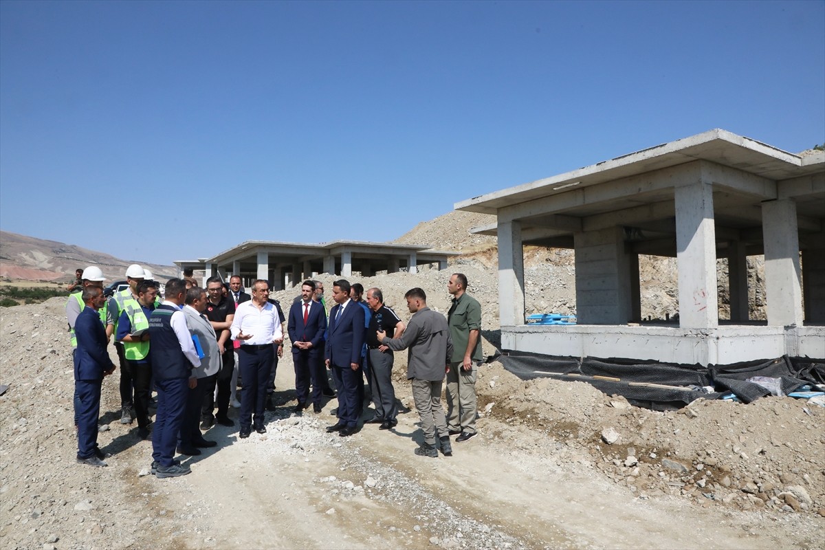 Kahramanmaraş merkezli 6 Şubat 2023'teki depremlerden etkilenen Malatya'nın Darende ilçesinde...