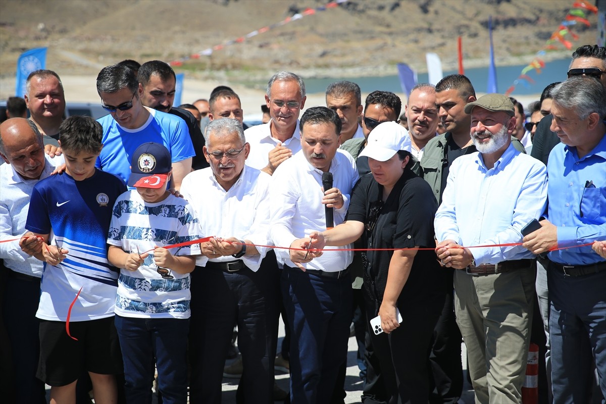 Kayseri'de Yamula Barajı gölü kıyısına yapılan Kayseri Kuşçu Su Sporları Merkezi düzenlenen...