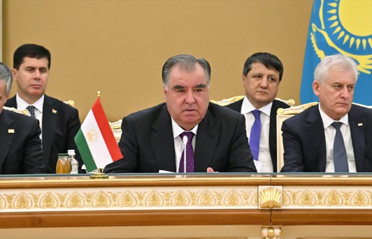 Kazakistan'ın başkenti Astana'da, Kazakistan, Kırgızistan, Özbekistan, Türkmenistan, Tacikistan ve...