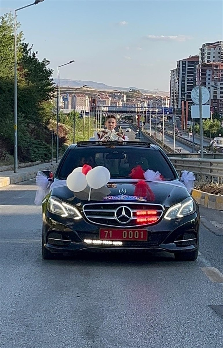 Kırıkkale Valisi Mehmet Makas, Hakkari'nin Çukurca ilçesi Güven Dağı bölgesinde PKK'lı...