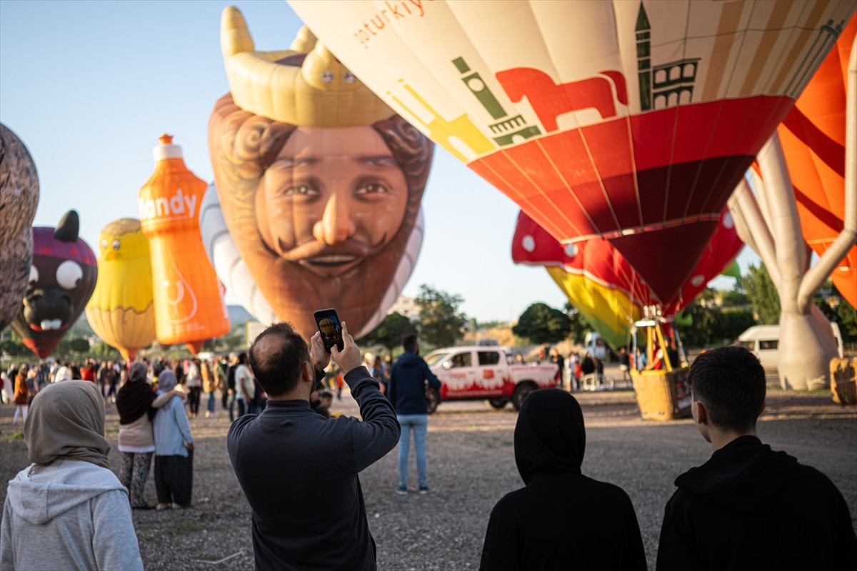 Kültür ve Turizm Bakanlığınca düzenlenen "Nevşehir Kültür Yolu Festivali"ne Türkiye'nin yanı sıra...