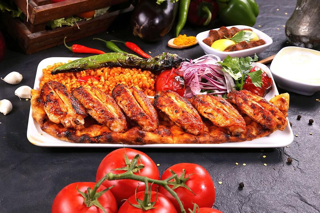 Misafirlerinizi Büyüleyecek Tavuk Zade Kebabı Tarifi: Sebzeler ve Tavuk Birleşince Ortaya Çıkan Nefis Lezzet