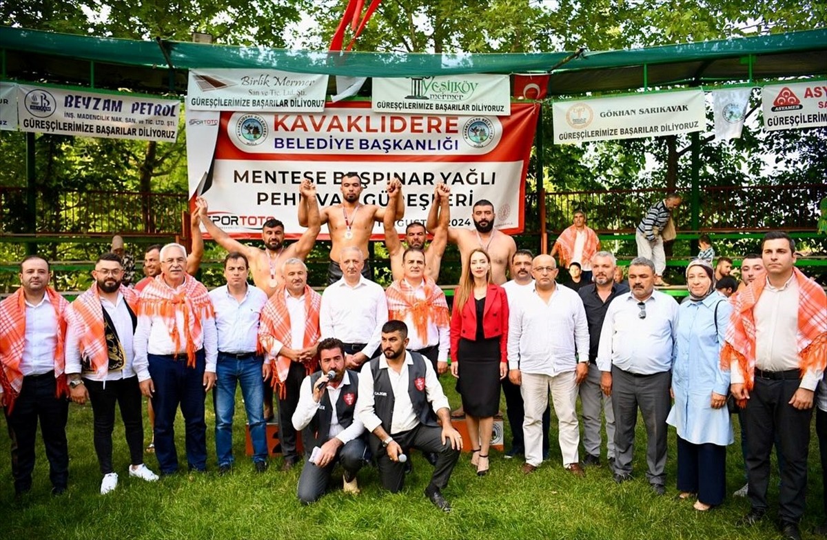 Muğla'nın Kavaklıdere ilçesinde 30'uncusu düzenlenen Menteşe Beşpınar Yağlı Güreşleri'nde farklı...